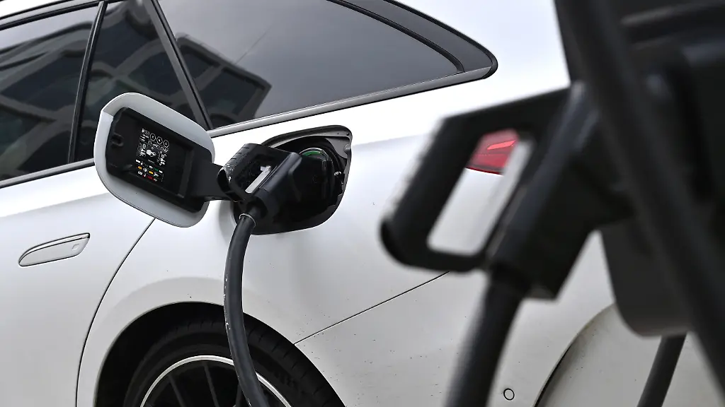 Umstieg auf Elektroautos erreicht neuen Höchststand