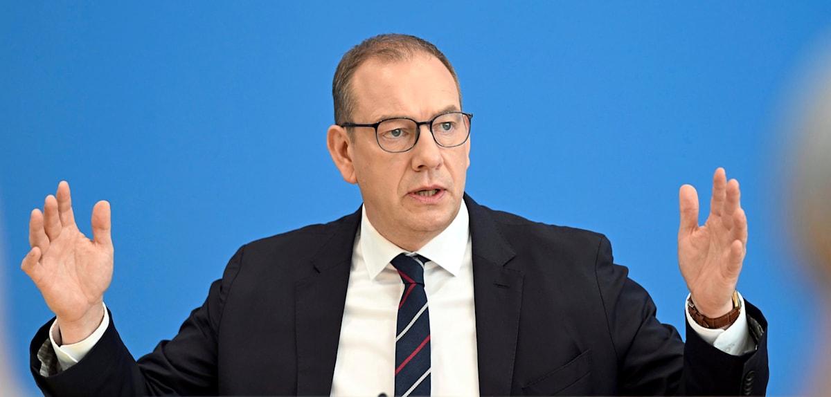 Wehrbeauftragter Henning Otte: Bußgeld nur als letztes Mittel bei Fragebogen-Verweigerung