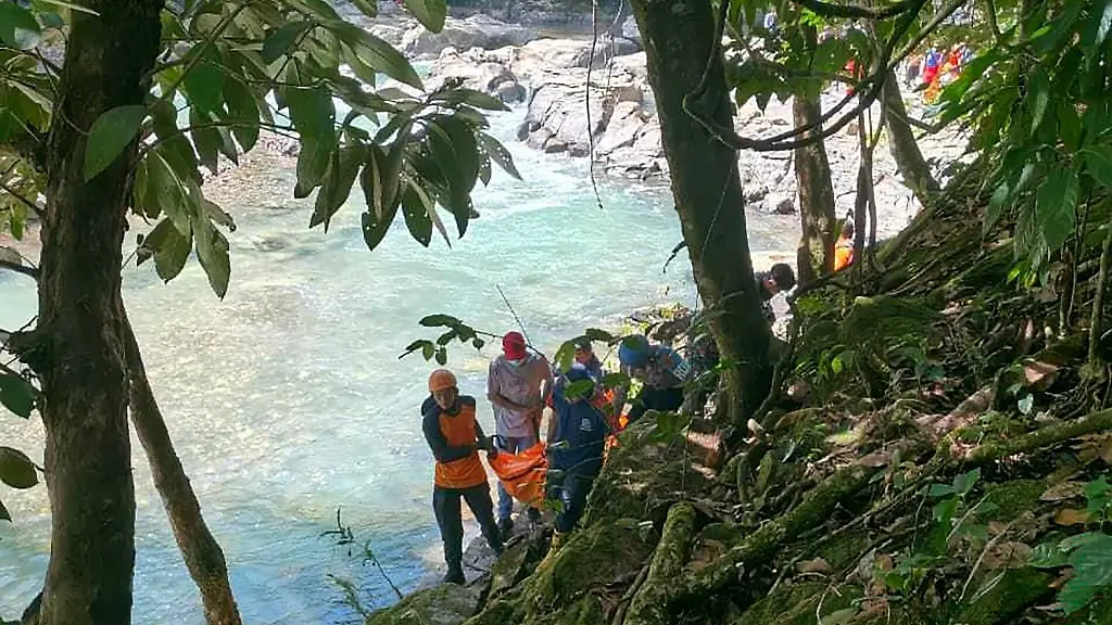 Zwei Österreicher sterben bei Brückeneinsturz in Indonesien