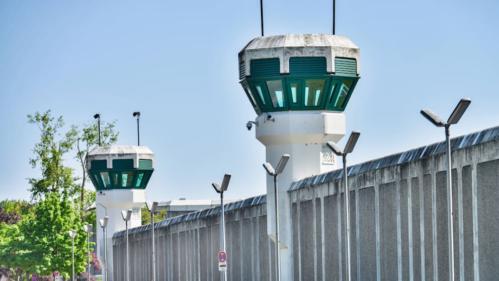 Liebesaffäre im Gefängnis führt zu Anzeige