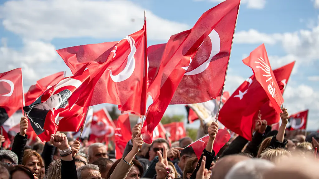 Razzia in Izmir: Bürgermeister der türkischen Opposition festgenommen