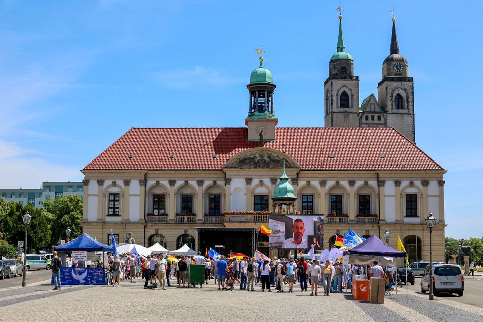 AfD-Demonstration in Magdeburg: Konflikt mit den Kirchen