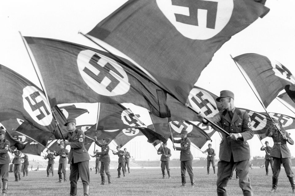 Politiker suchen nach ihren familiären NSDAP-Verbindungen