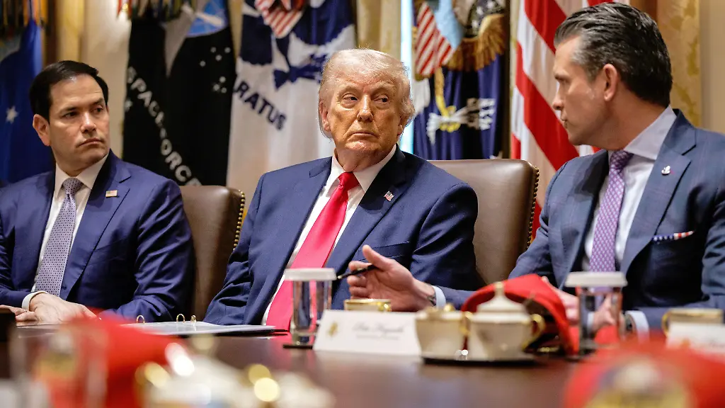 Trump besteht auf “roten Linien” – Hegseth droht mit Iran-Krieg