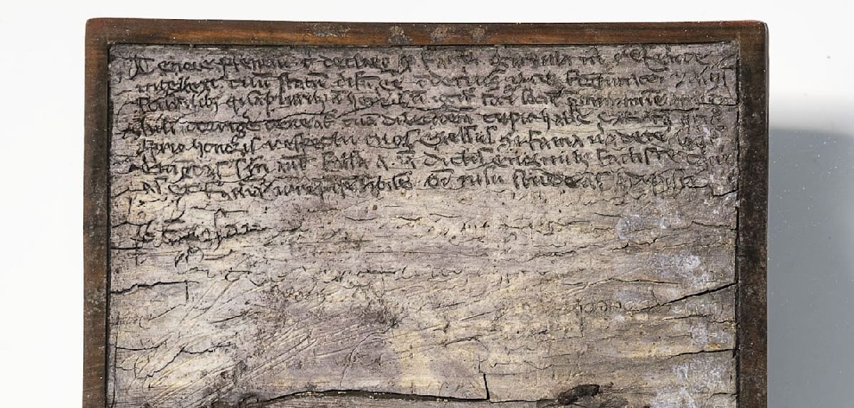Mittelalterliches Notizbuch in Latrine entdeckt