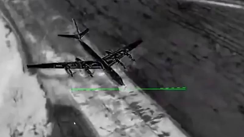 Ukraine zerstört wichtige russische Flugzeuge hinter der Front