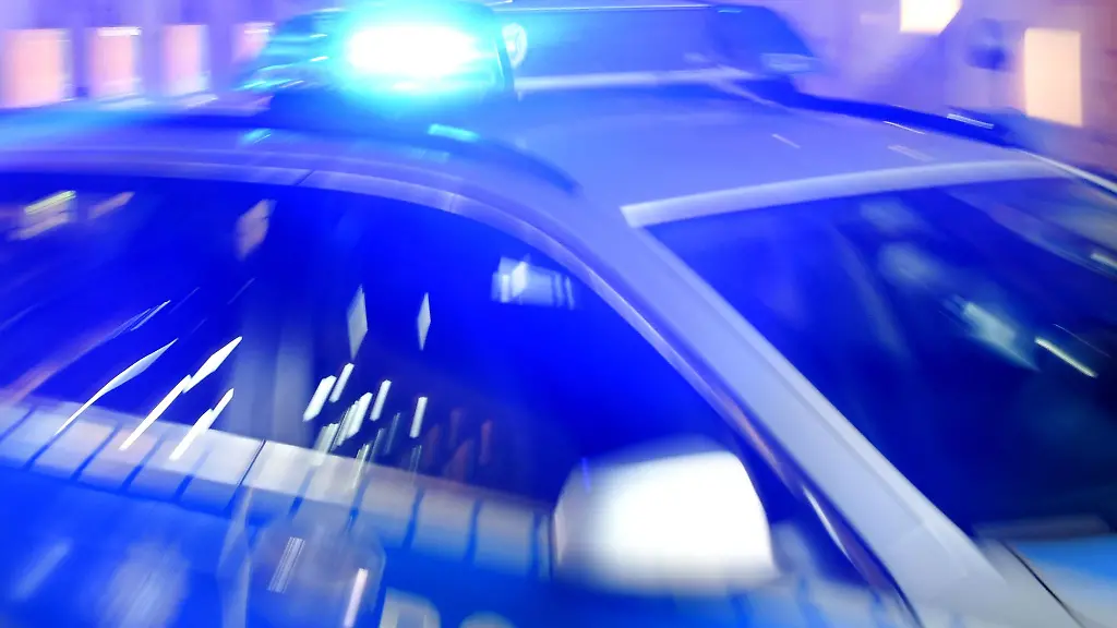 SEK-Einsatz in Berlin: Mann bedroht Kinder mit Waffe