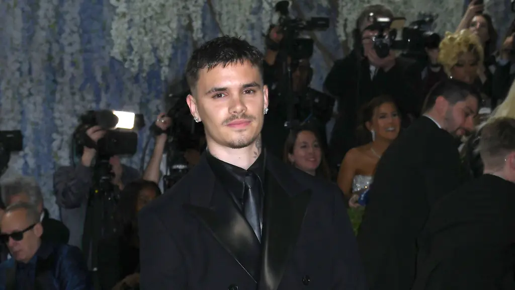 Romeo Beckham gibt sein Schauspieldebüt in Tennis-Romanze „Forty Love“