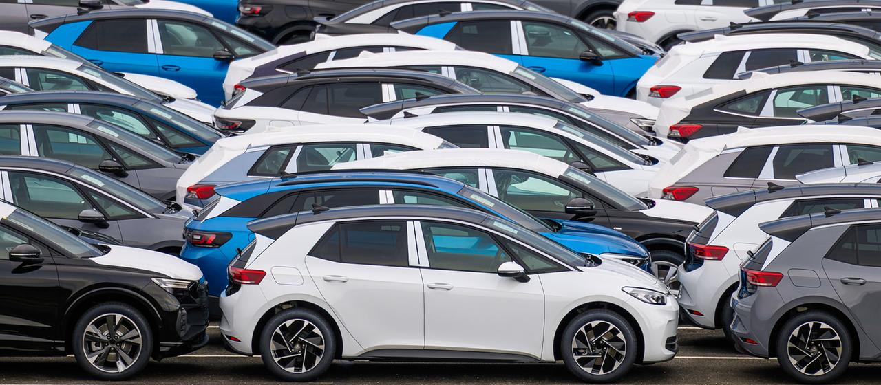 Elektro- und Hybridfahrzeuge treiben den EU-Automarkt im Mai