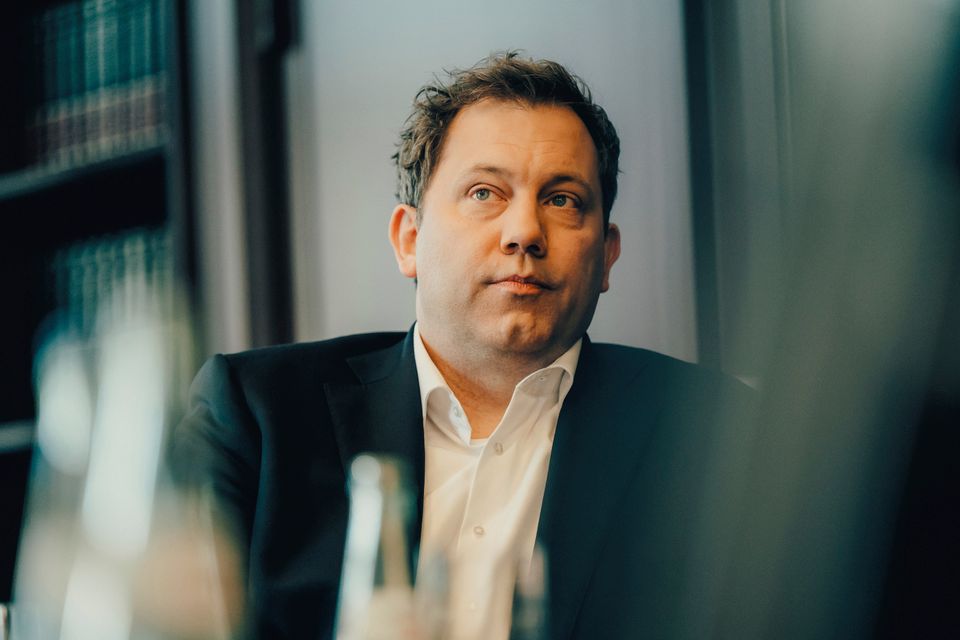 Finanzminister Klingbeil weckt Hoffnungen auf zusätzliche Mittel