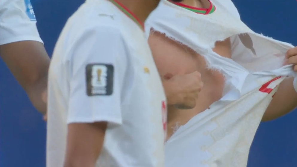 Unfreiwillige Trikot-Panne bei WM-Spiel