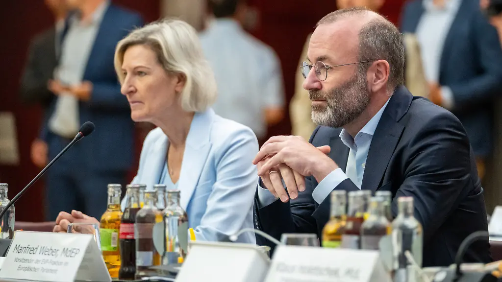 Nebeneinkünfte von EU-Abgeordneten im Fokus