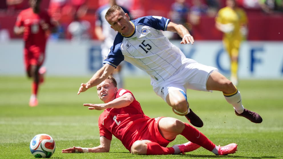 Ein Intensives Eröffnungsspiel Zwischen Kanada und Bosnien