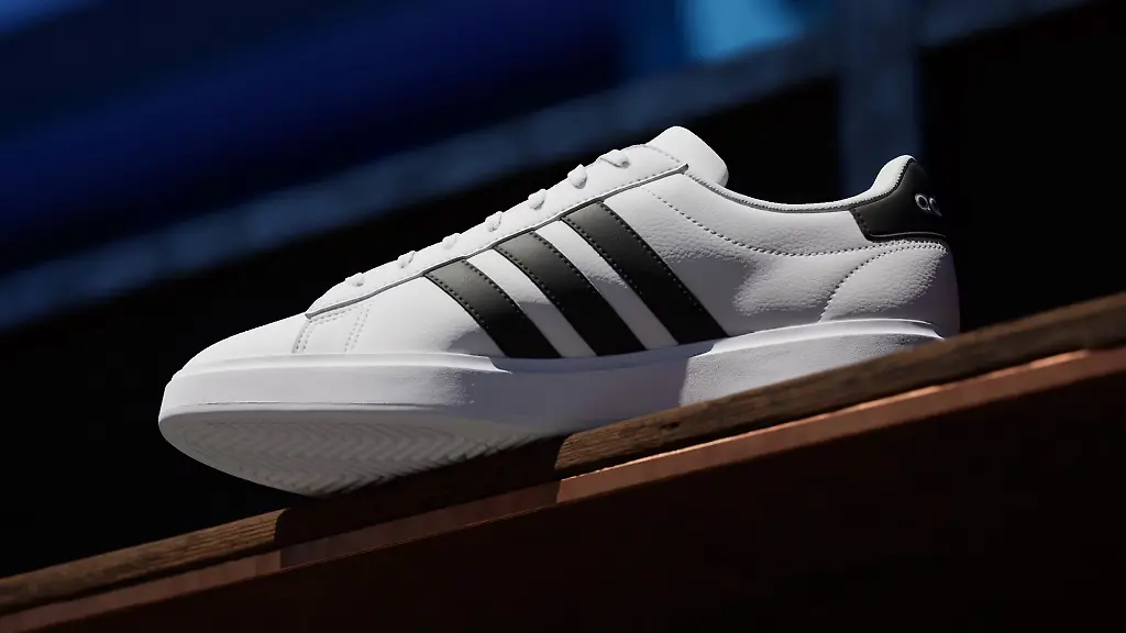 Der Adidas Grand Court: Der perfekte Sommer-Sneaker für Männer