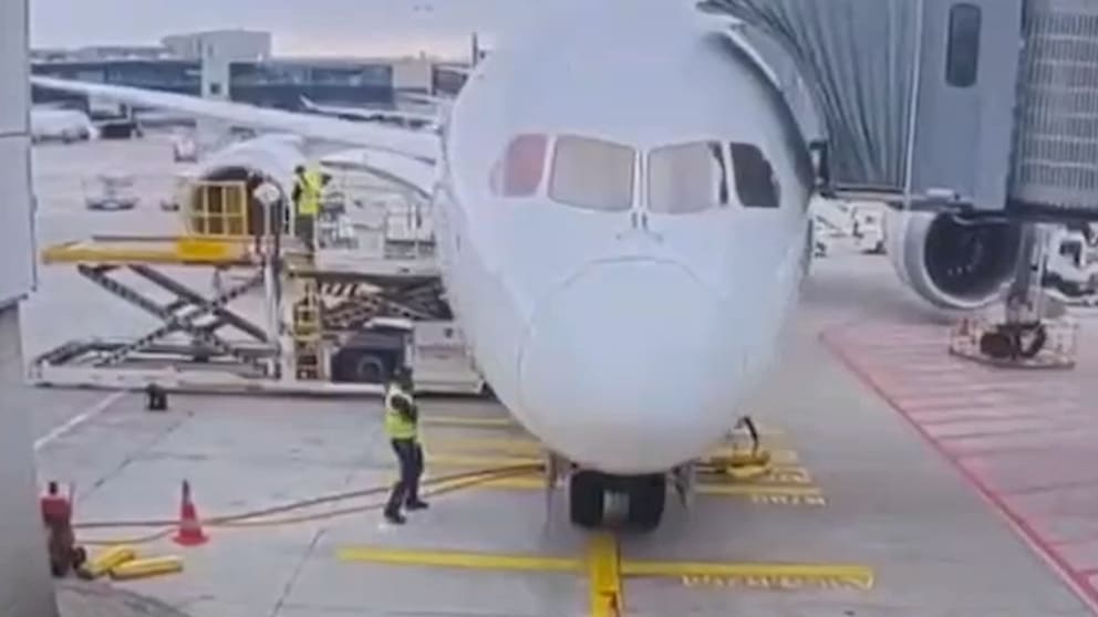 Unfall am Flughafen Frankfurt: Fahrwerk einer Boeing bricht zusammen