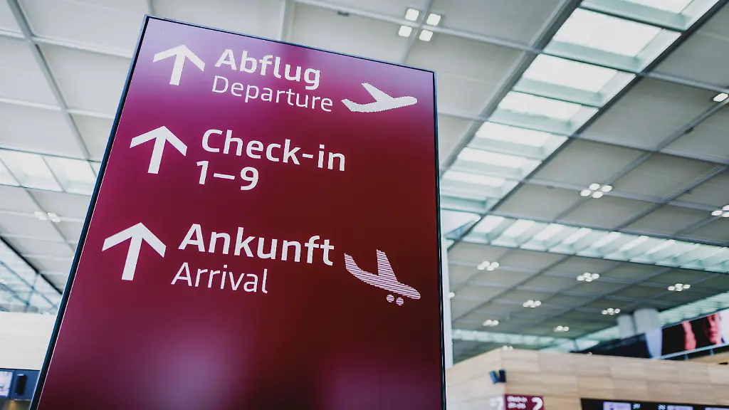 Flughafen Berlin-Brandenburg: Verluste trotz operativer Gewinne
