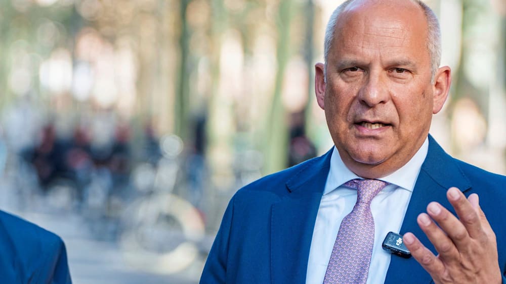 SPD-Innenminister fordert leichtere Abschiebung straffälliger Flüchtlinge