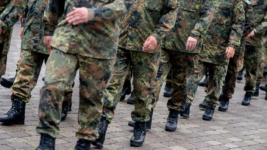 Gesetzesentwurf für Pflicht-Reservedienst sorgt für Kontroversen