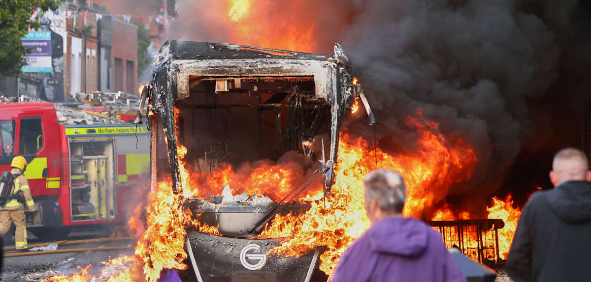 Entflammte Proteste nach Messerangriff in Belfast