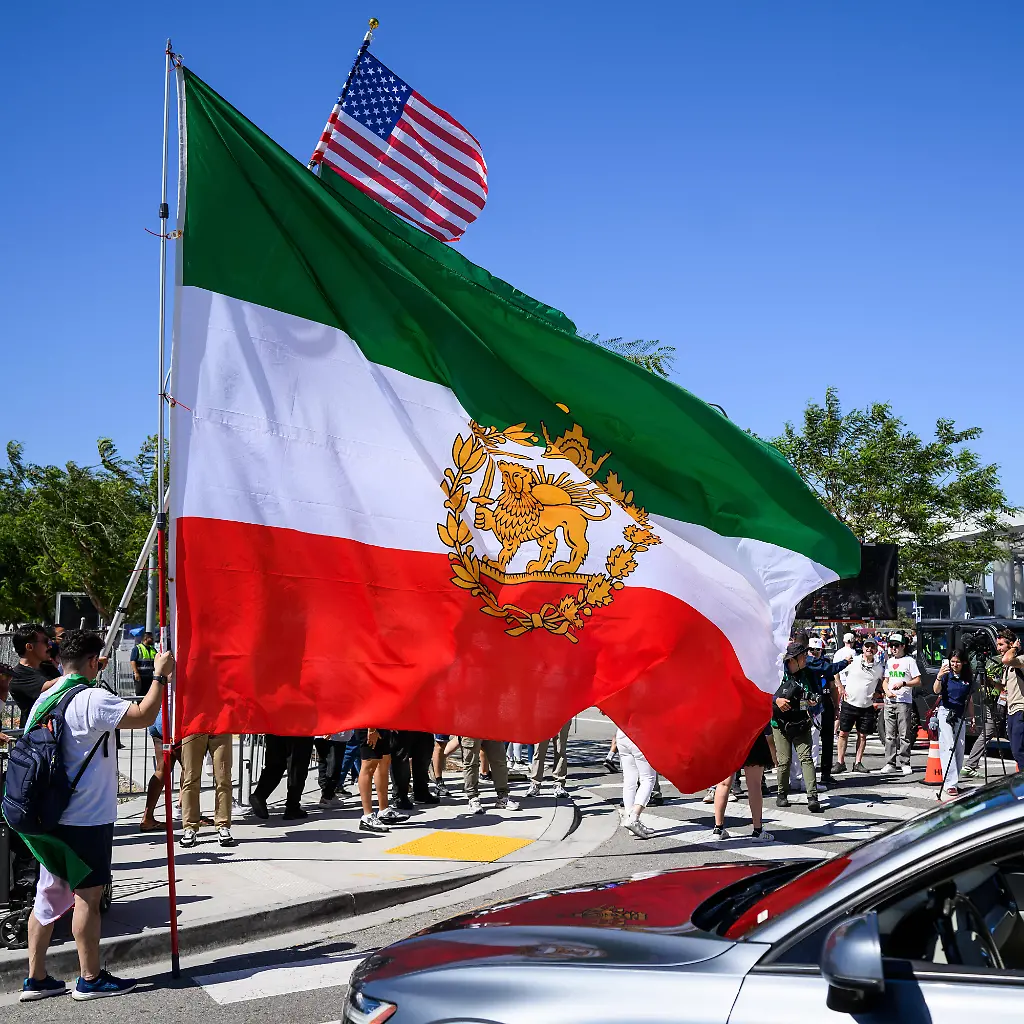 Proteste bei WM-Spiel des Iran in Los Angeles