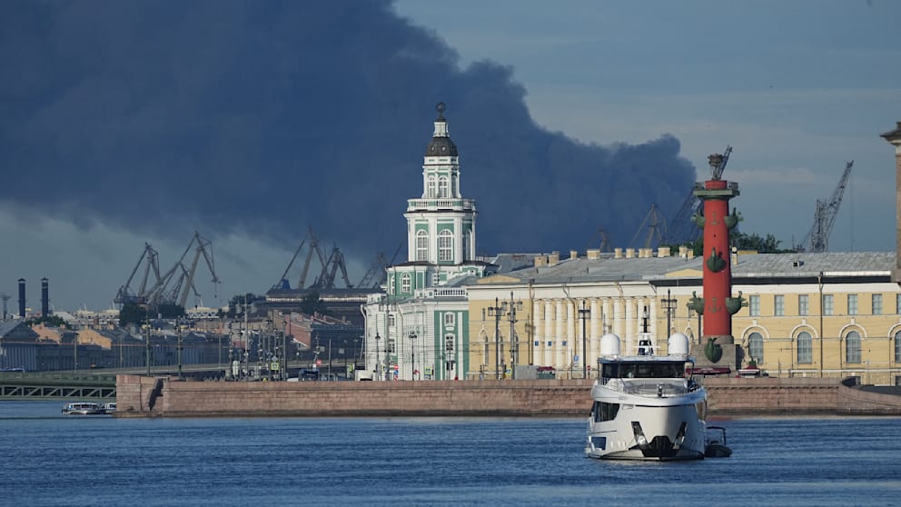Drohnen treffen Ölterminal in St. Petersburg