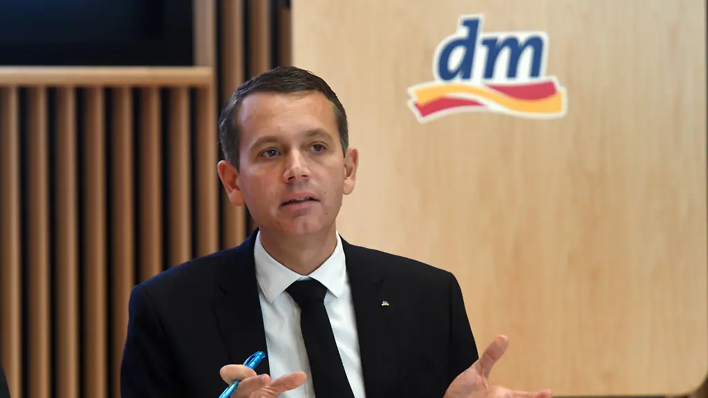 dm-Chef über Reformen und Herausforderungen in Deutschland