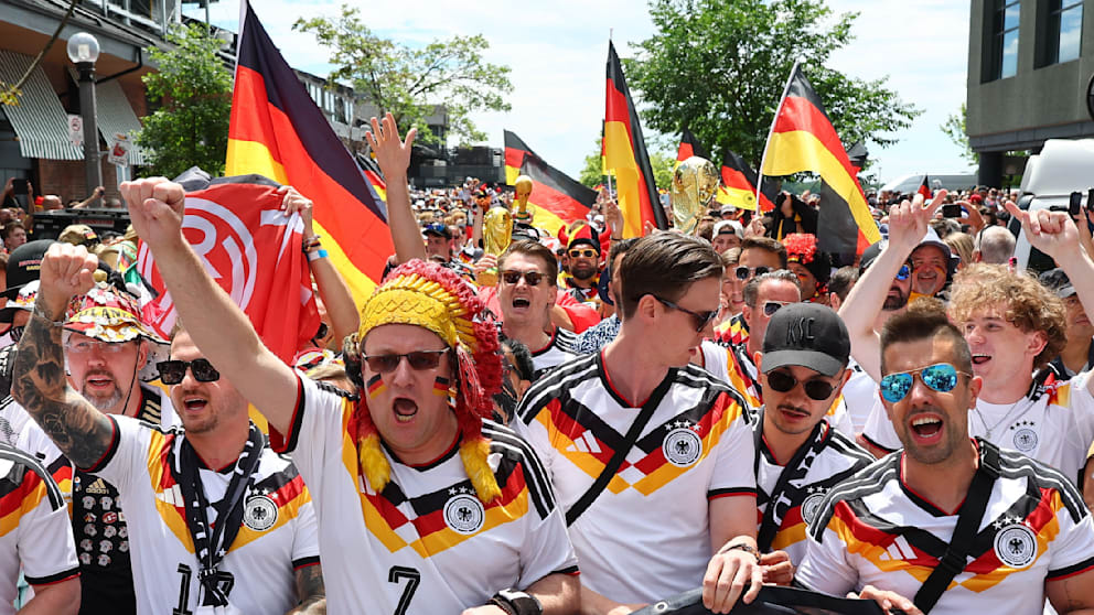Holland Triumphiert Über Schweden im WM-Spiel