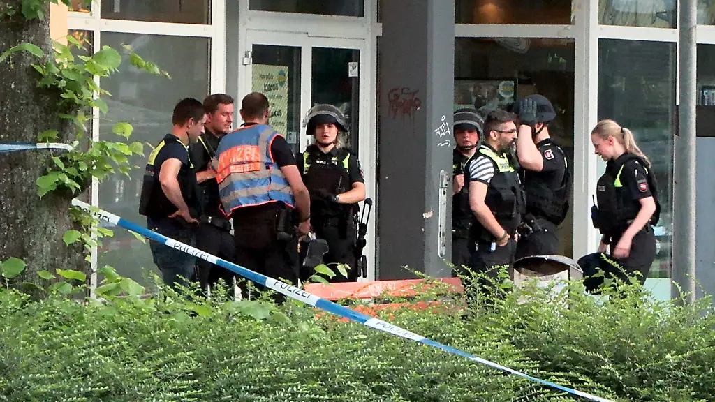 Schüsse in Buxtehude: Täter auf der Flucht – Mann in Lebensgefahr