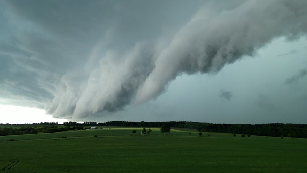 Unwetterwarnungen: Gewitter und Regen zum Sommerbeginn