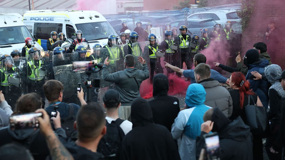 Straßenschlachten in England und deren politische Auswirkungen